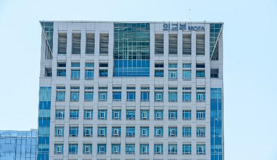 明利配资 特朗普索要百亿美元驻韩军费 韩国坚持现有协定